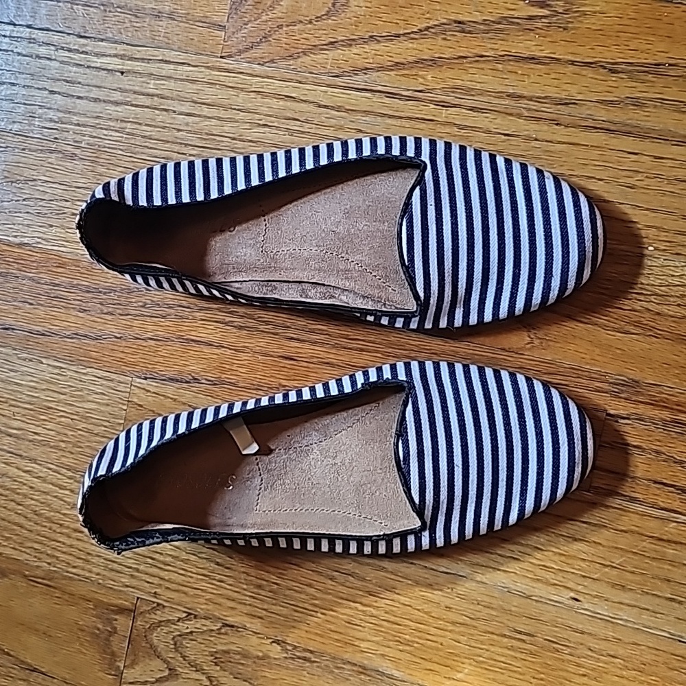 AEROSOLES ballet flats size 6½ navy & white stripes...super cute!